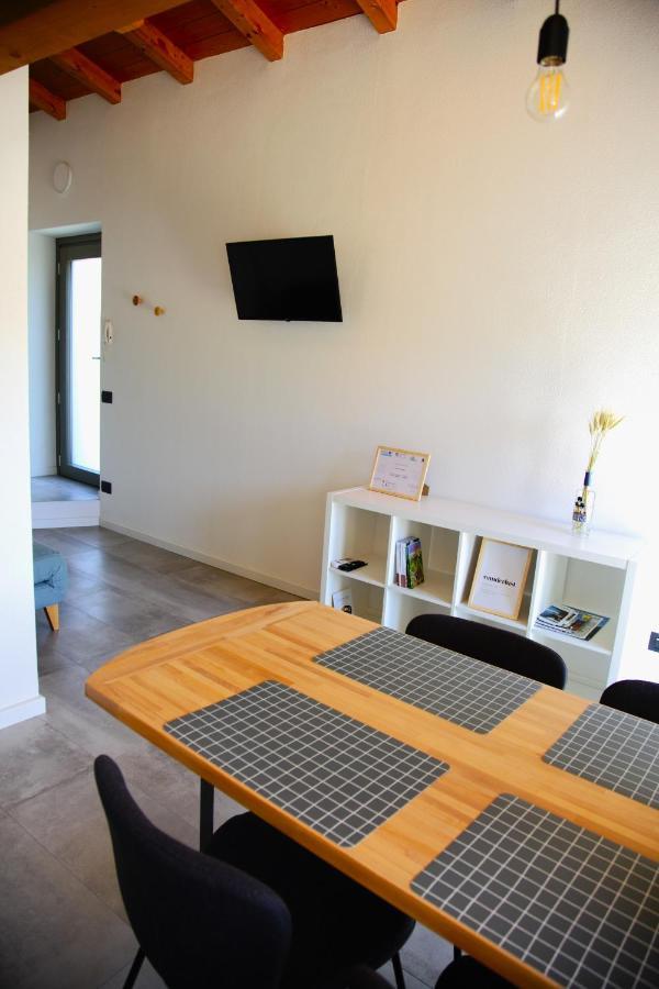 Our Happy Place - Casa Vacanze Per Il Viaggiatore Slow 曼代洛-德尔拉里奥 外观 照片