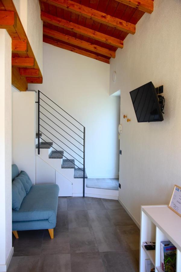 Our Happy Place - Casa Vacanze Per Il Viaggiatore Slow 曼代洛-德尔拉里奥 外观 照片